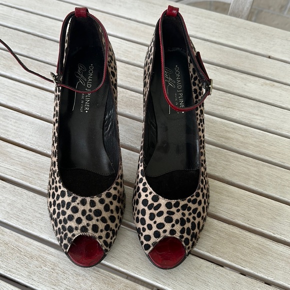 Donald Pliner peep toe , 3 inch heels - Picture 1 of 6
